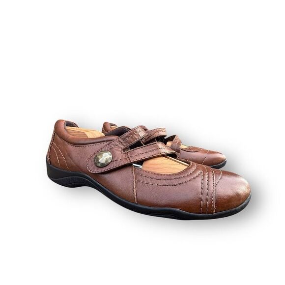 Clarks Women's Mary Jane Flats Brown Leather Size 9W Cushioned Insole Casual - Picture 1 of 13